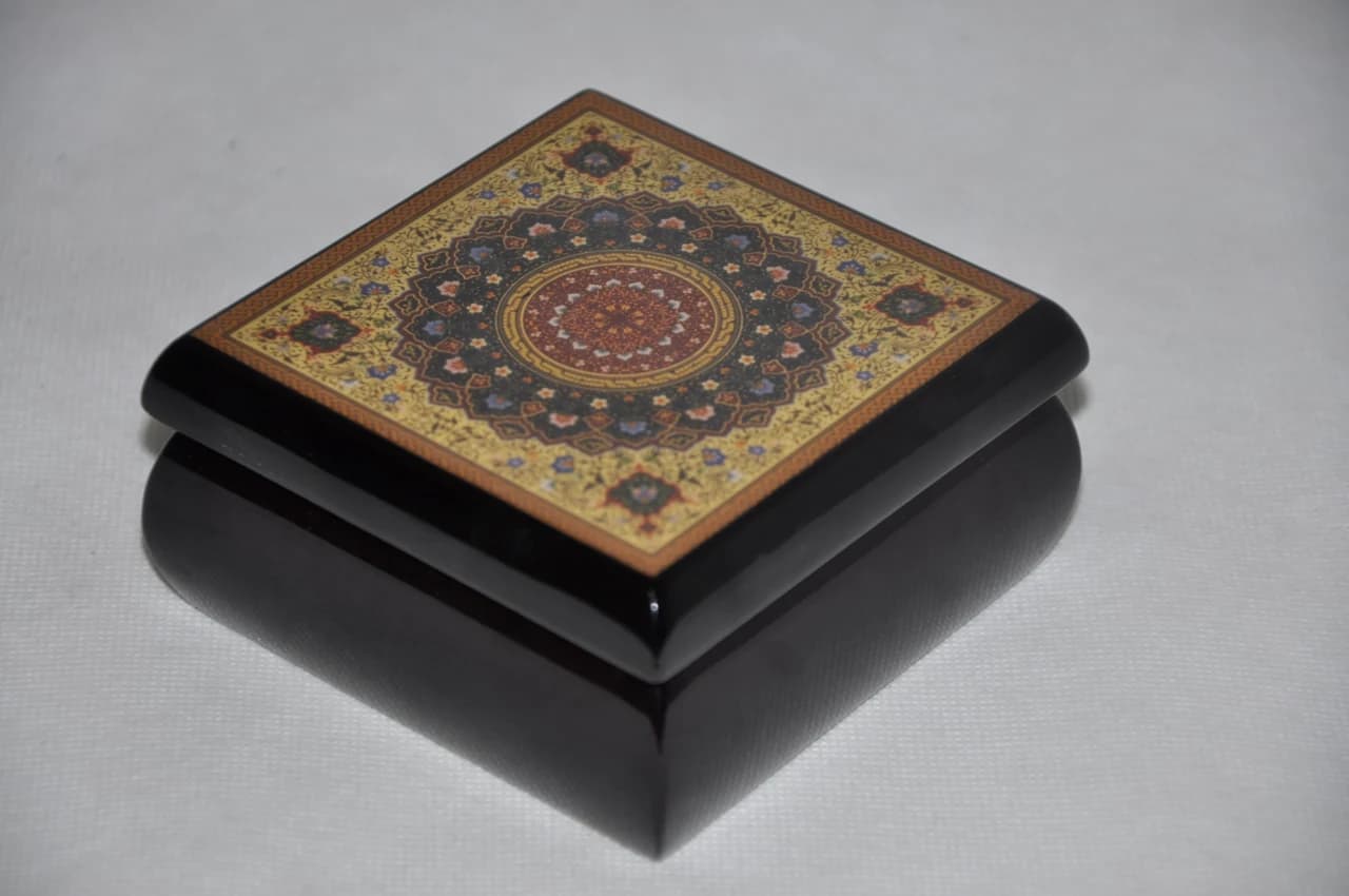 Black with gold and red motif Presentation Box — product photograph