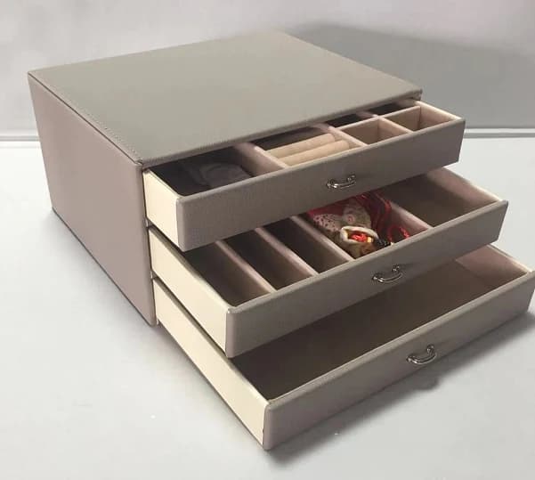 Taupe Jewelry Box RY2181018G — product photograph