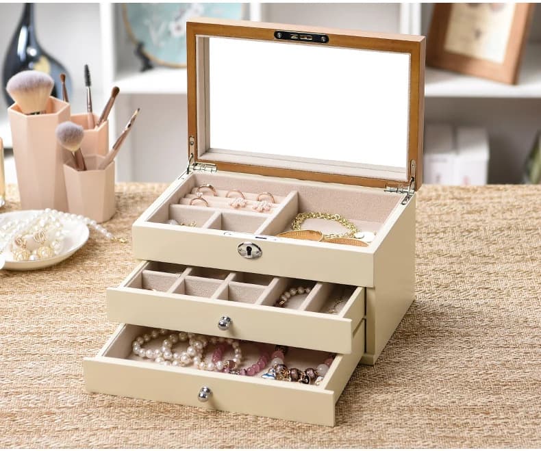 Ivory white Jewelry Box — product photograph