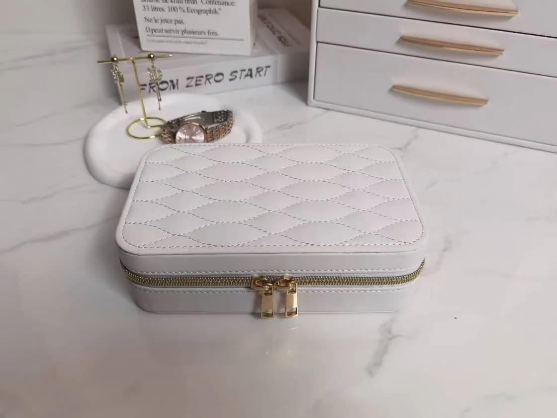White Travel Jewelry Case FX-G405WH — product photograph