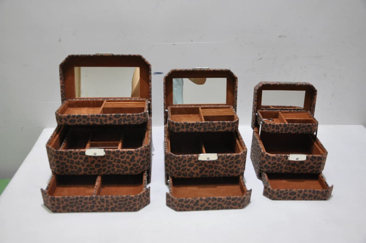 Brown leopard pattern Jewelry Box — product photograph