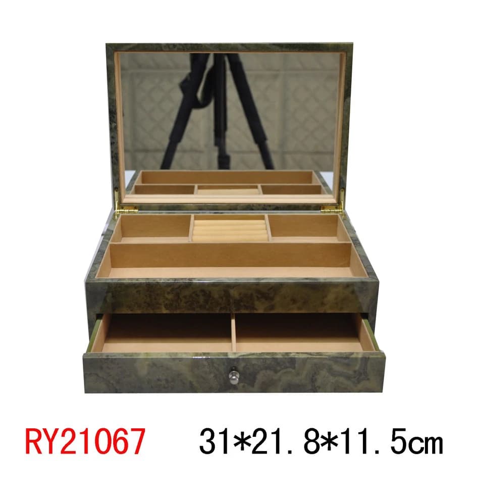 Green patterned Jewelry Box RY21067 — product photograph